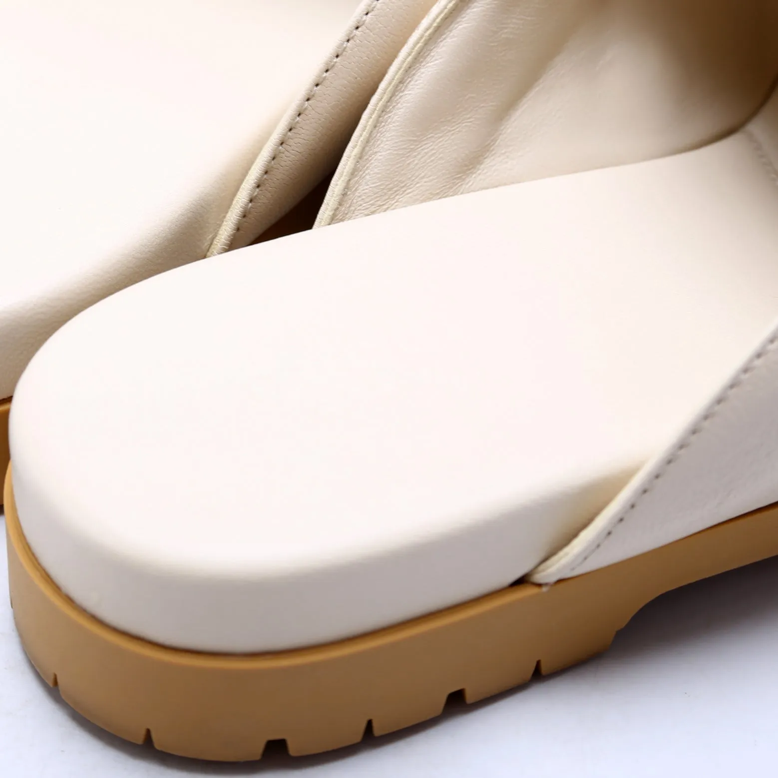 Airel Mules Goatskin Size 38.5 White