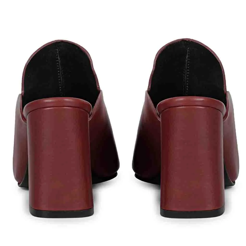 Saint Amor Burgundy Leather Block Heel Mules.